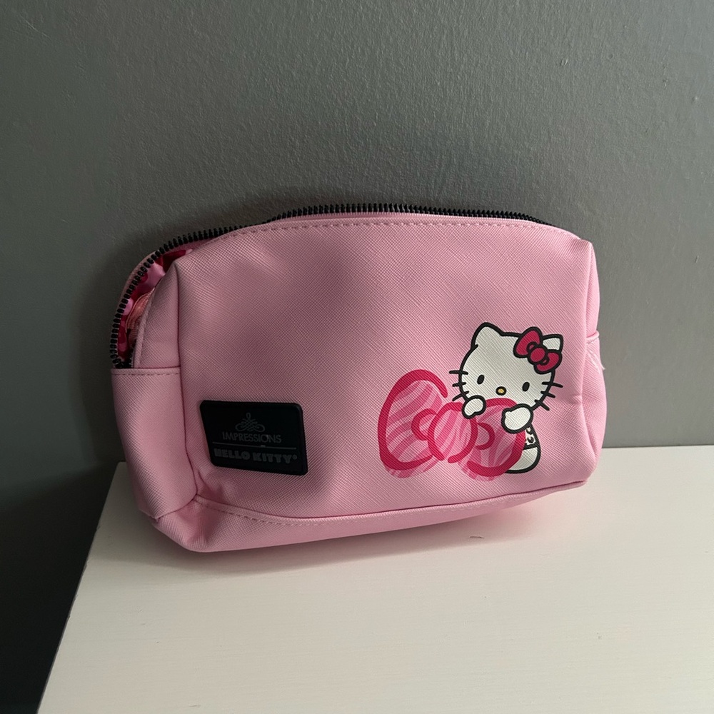 Hello Kitty Pink Cosmetic Bag